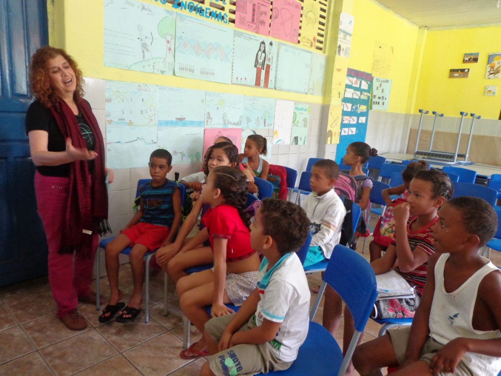 Maluh Barciotte conversa com as crianças sobre alimentação e saúde