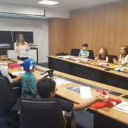 Oficina debate educação financeira e consumismo infantil em Brasília